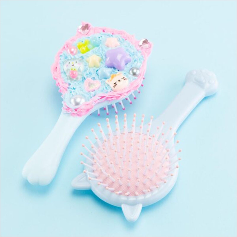 MOMOMI DECODEN SPECCHIO E SPAZZOLA 3