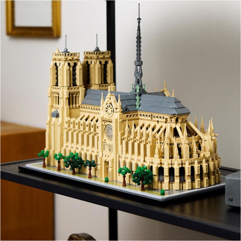 LEGO ARCHITECTURE NOTRE DAME 3