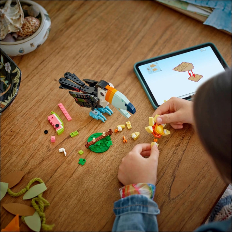 LEGO CREATOR TUCANO TROPICALE 2