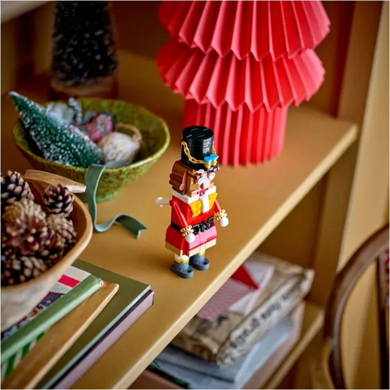 LEGO SCHIACCIANOCI 3