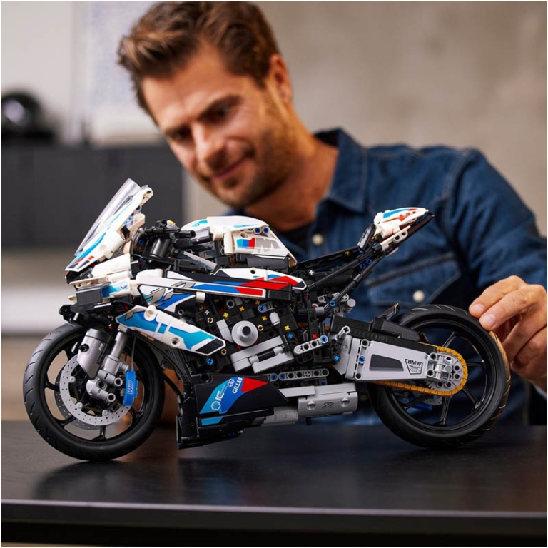 LEGO TECNICH BMW RR 3