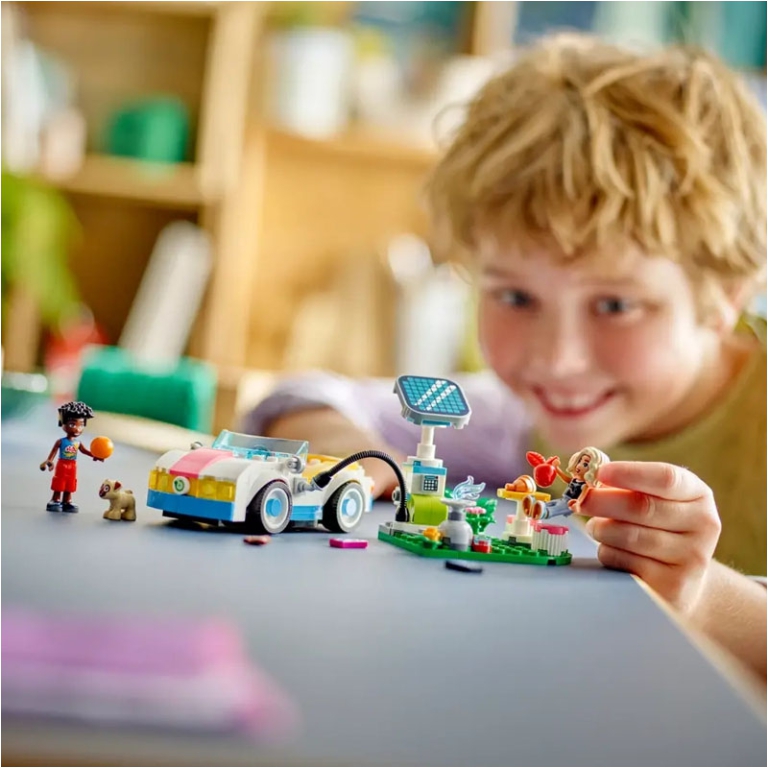 LEGO FRIENDS AUTO ELETTRICA E CARICABATTERIA 5