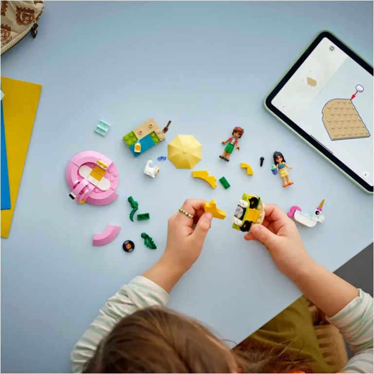 LEGO FRIENDS POOL PARTY 5