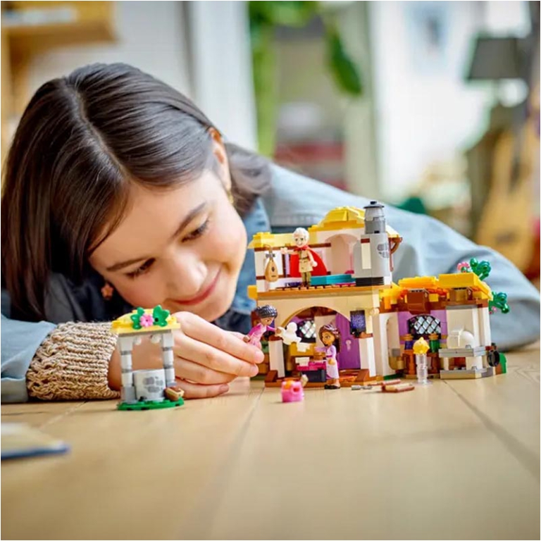 LEGO WALT DISNEY IL COTTAGE DI ASHA 5