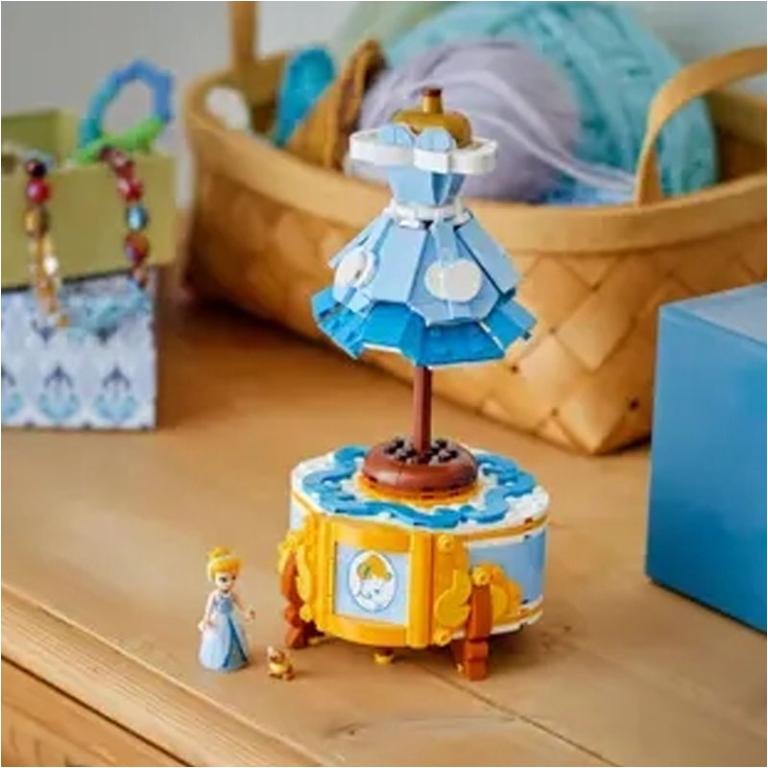 LEGO DISNEY ABITO DI     CENERENTOLA 5