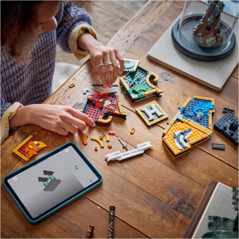 LEGO HARRY POTTER STEMMA DELLA CASA DI HOGWARTS 2