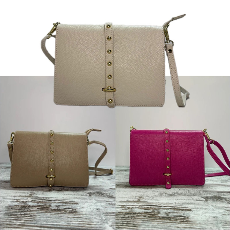 BORSA CON BORCHIE PELLE  CON TRACOLLA PICCOLA