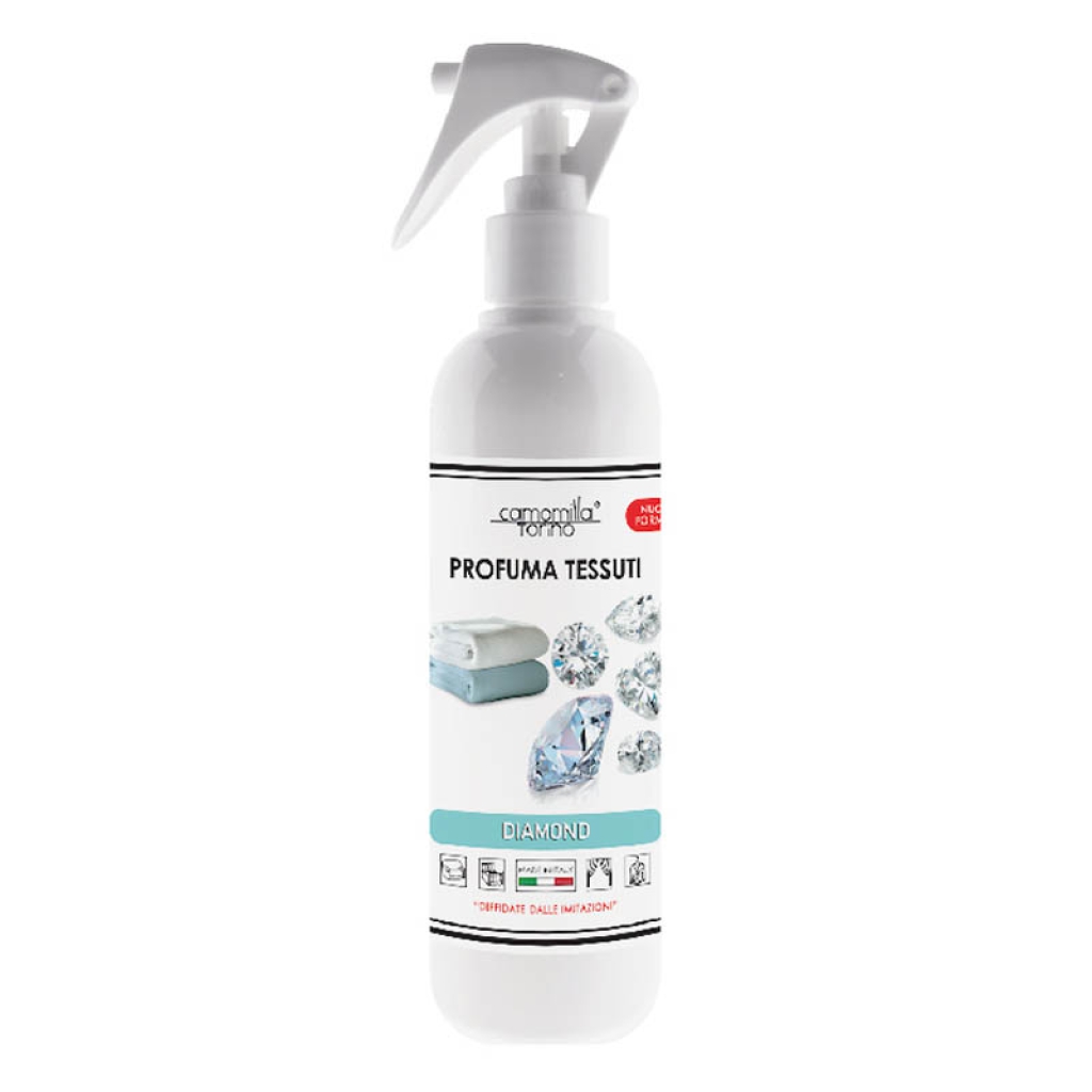MAQA Spray per tessuti profumato 250 ml, profumo per tessuti varie  fragranze, deodorante tessuti spray per tende e divani ARANCIA E CANNELLA